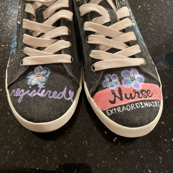 CUSTOM PAINTED SHOES - Picture 9 of 14